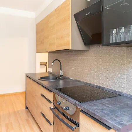 Modern 2br In Center Renovated In 2025 里加